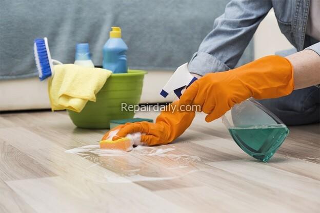 cleaning vinyl floors