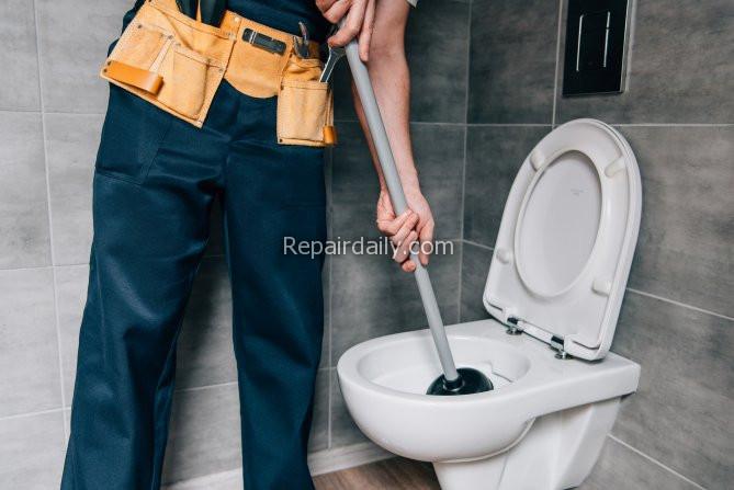 9 Tips to Use a Toilet Auger