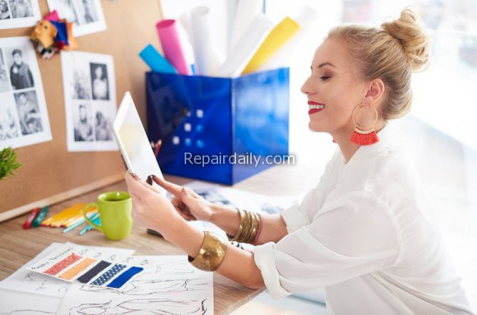 office jewellery lady