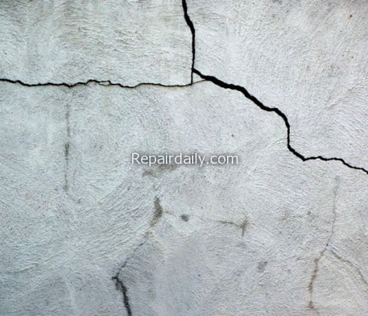 wall foundation crack