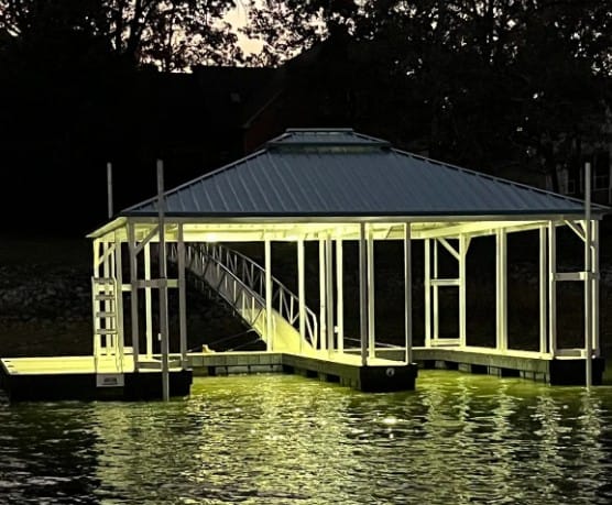 How Floating Dock Contractors Handle Seasonal Water Changes